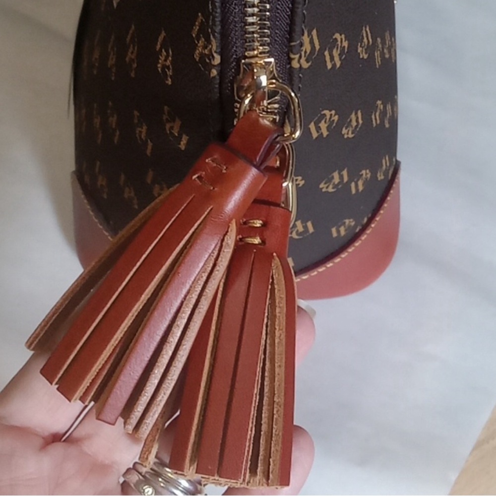 FINAL SALE!  Dooney & Bourke Gretta Signature Handbag 👜 Gorgeous!! - Picture 5 of 9
